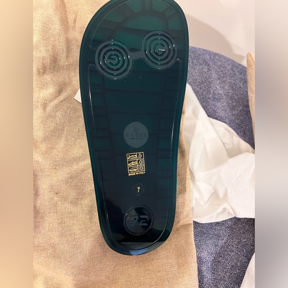 NWT- Gucci slide size 7 - Picture 4 of 4